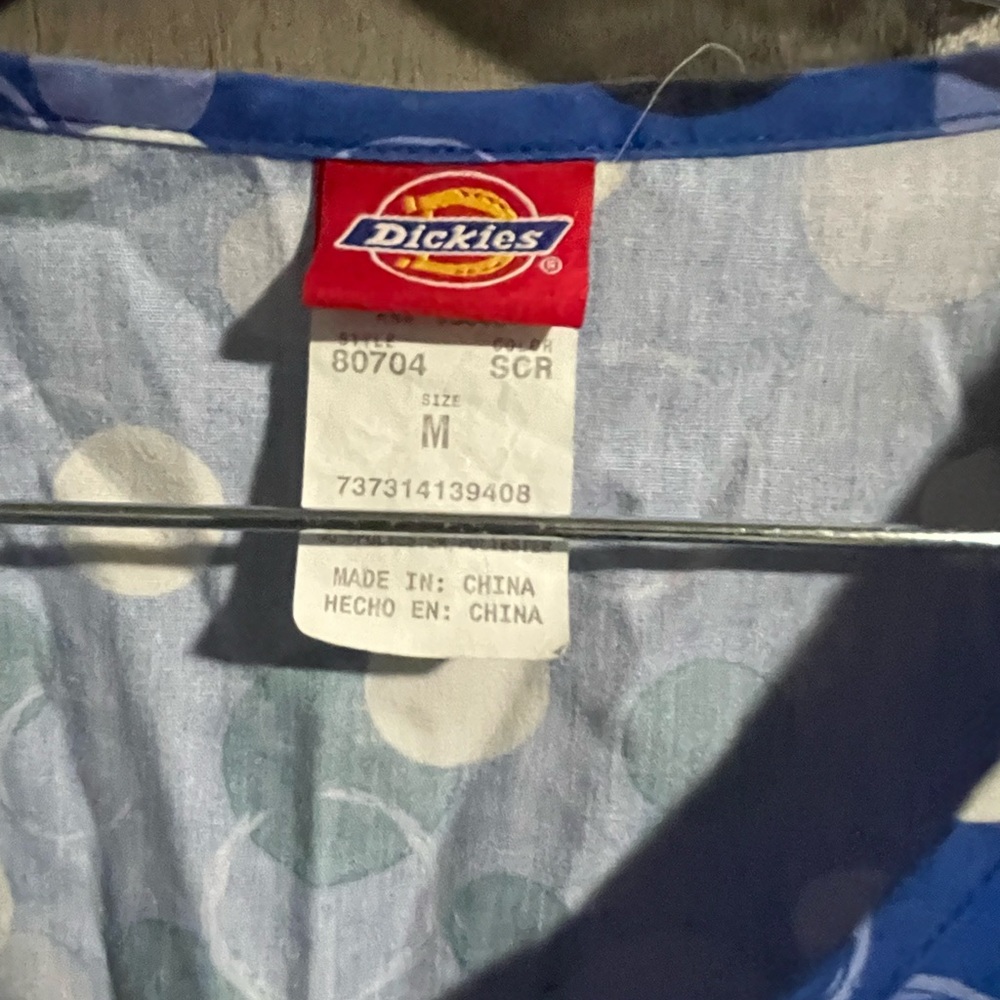 Medium scrub top